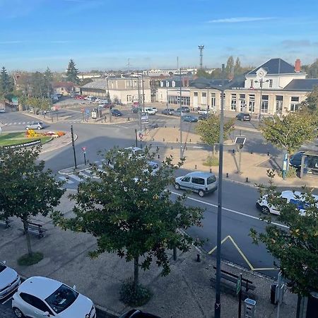 T2 4 pers face gare SNCF Appart Hotel le Cygne 6 Bourges Extérieur photo