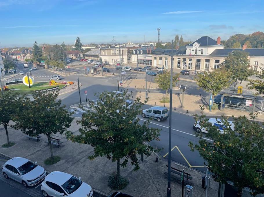 T2 4 pers face gare SNCF Appart Hotel le Cygne 6 Bourges Extérieur photo
